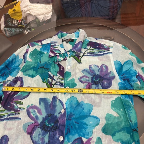 ➕Orange Floral Button-Up 34.5” Shirt
Light cotton fabric Bright - Picture 6 of 8